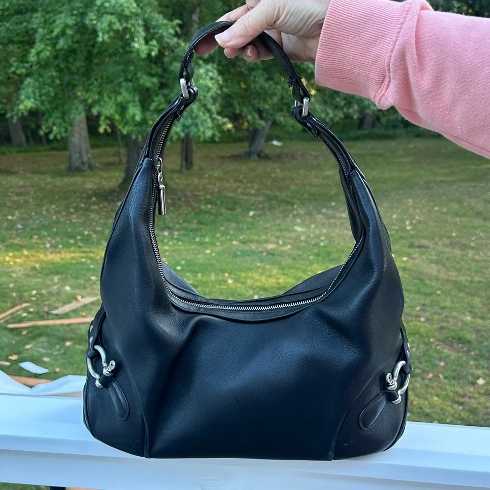Burberry Black Leather Hobo Bag - Picture 3 of 16